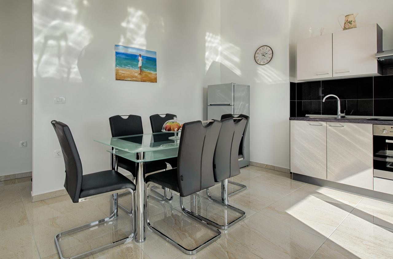 Cezar Luxury Apartment Omis Exterior photo